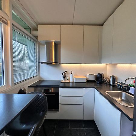 Privat One Bedroom Apartment With Free Parking Odense Bagian luar foto